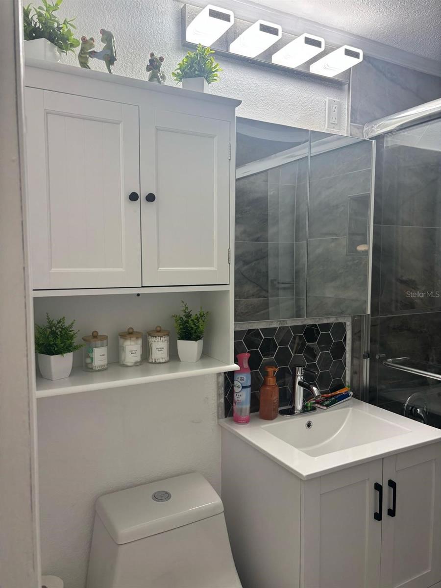 Image 17 of 34 For 6005 Clifton Street