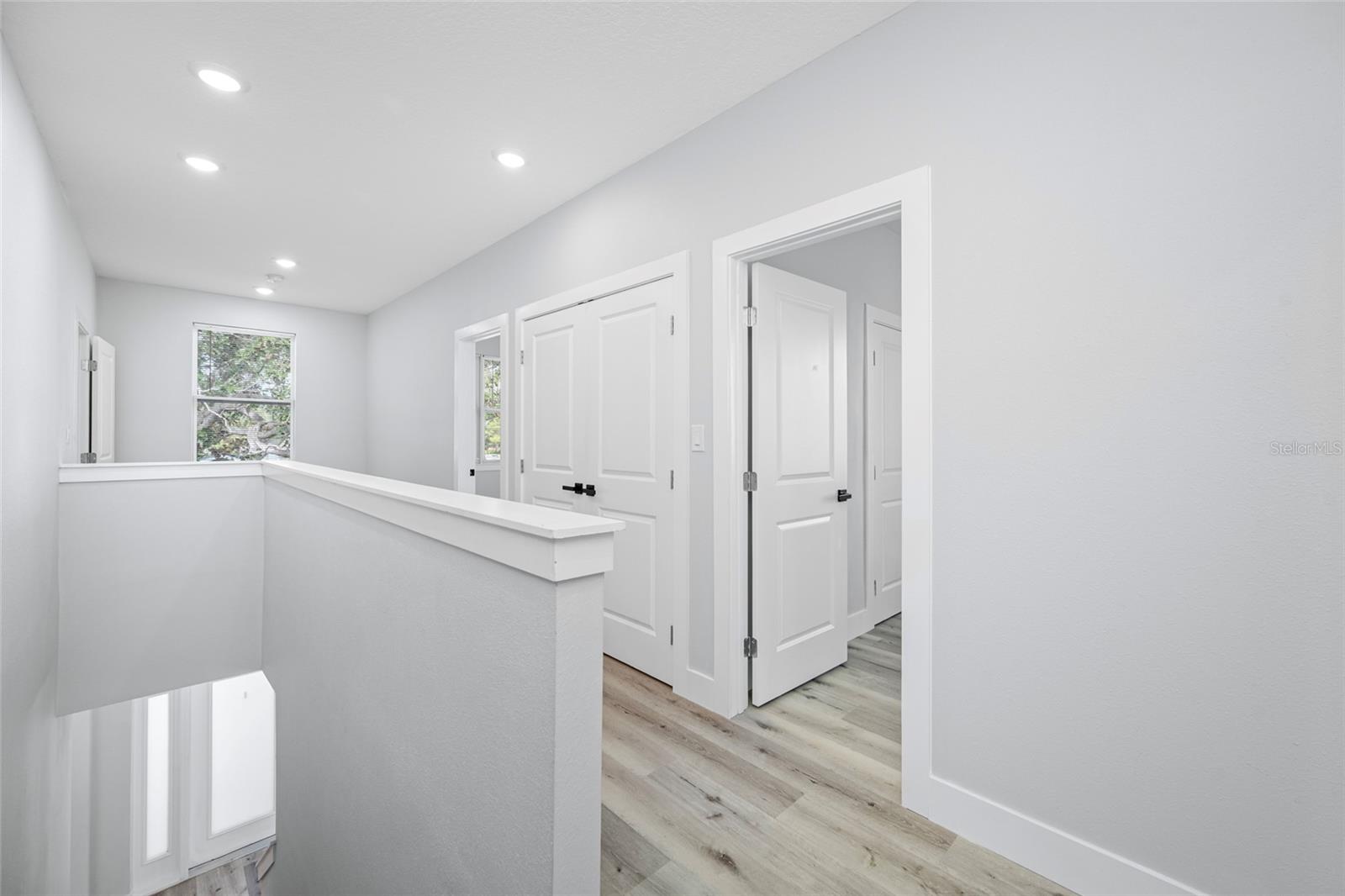 Image 10 of 24 For 1039 53rd Avenue N