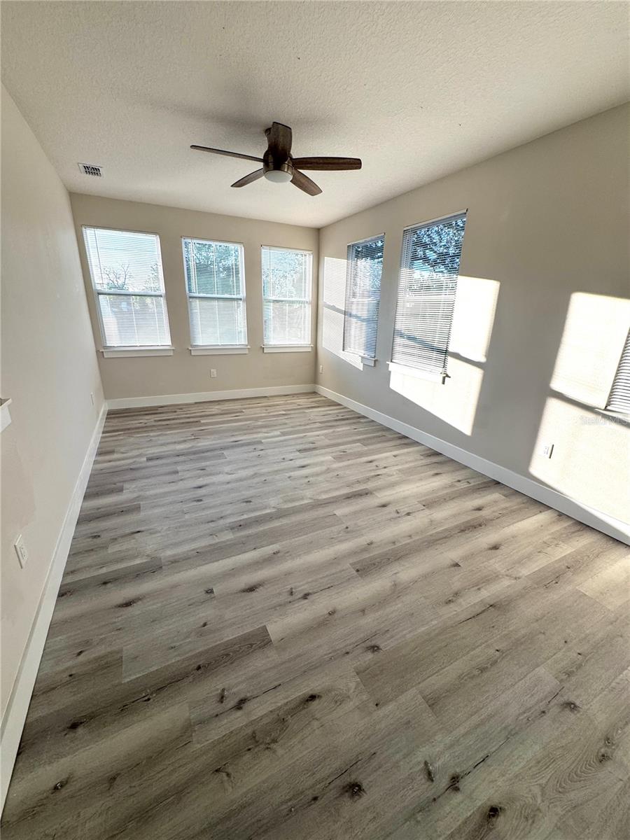 Image 11 of 24 For 1039 53rd Avenue N