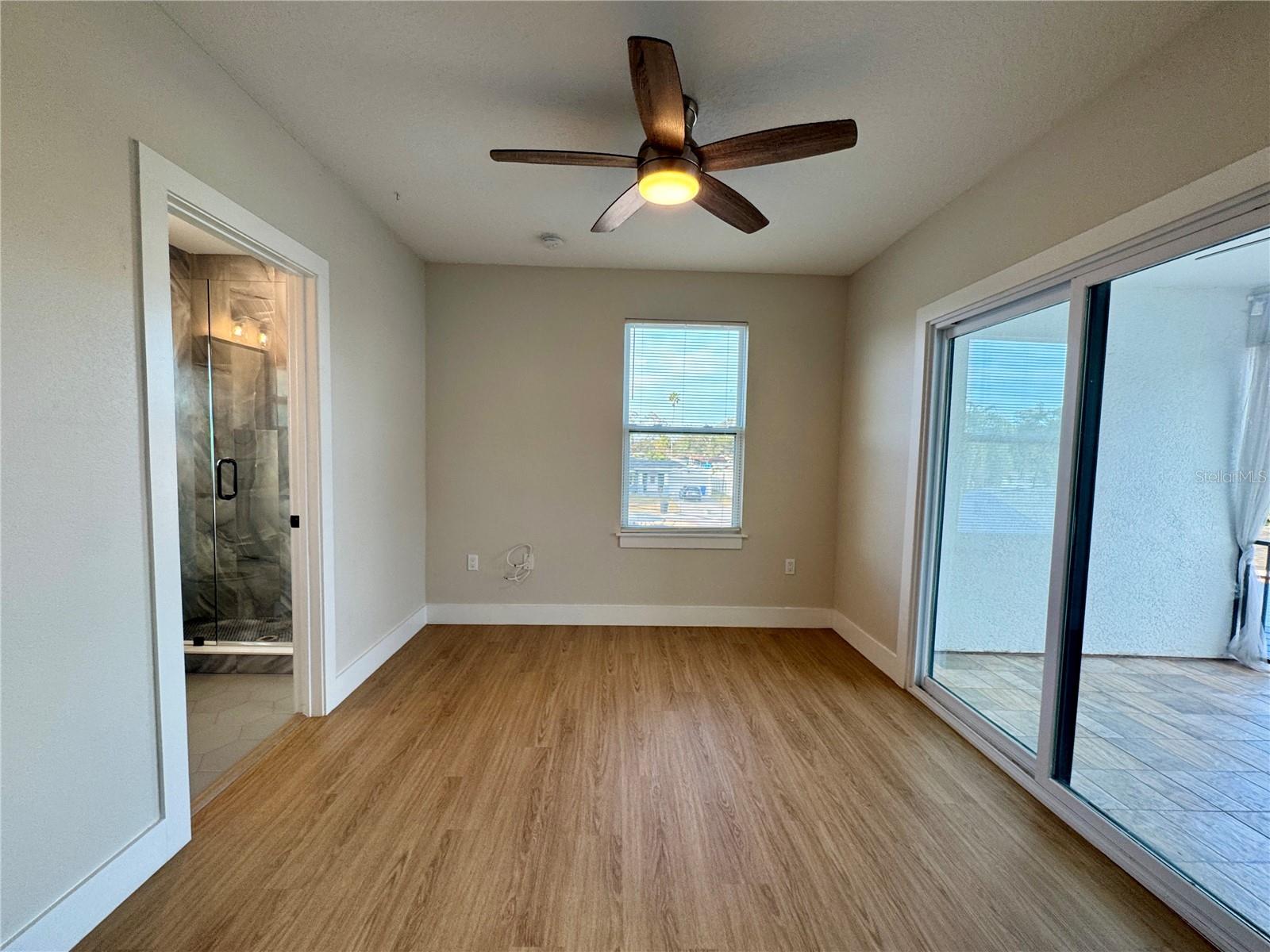 Image 18 of 24 For 1039 53rd Avenue N