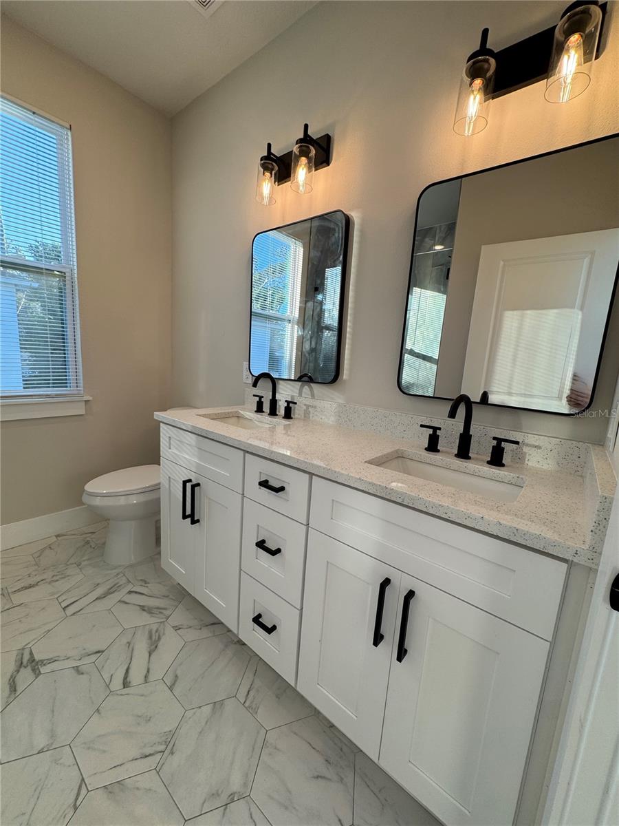 Image 21 of 24 For 1039 53rd Avenue N