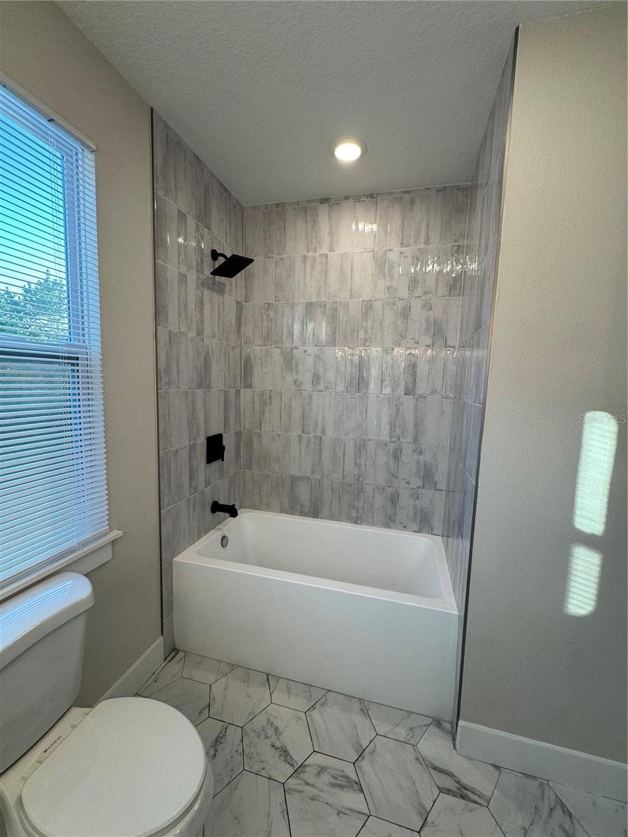 Image 23 of 24 For 1039 53rd Avenue N