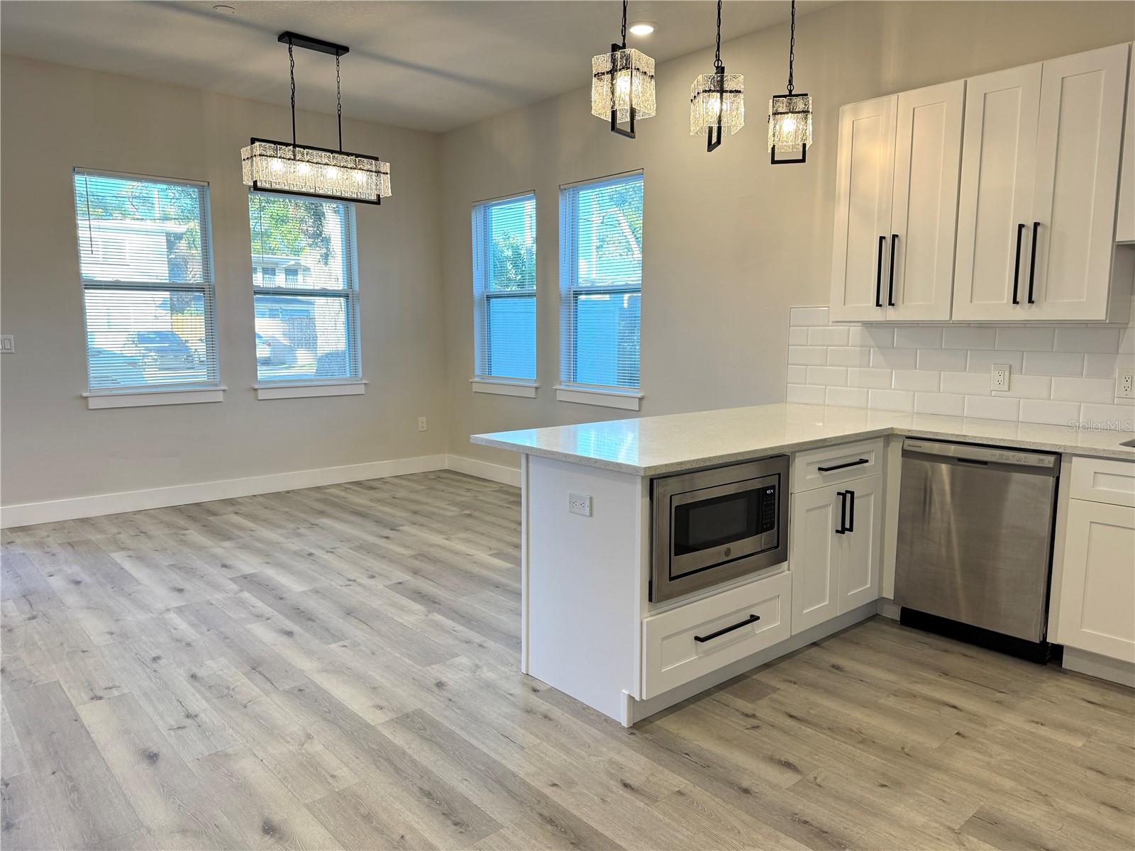 Image 4 of 24 For 1039 53rd Avenue N