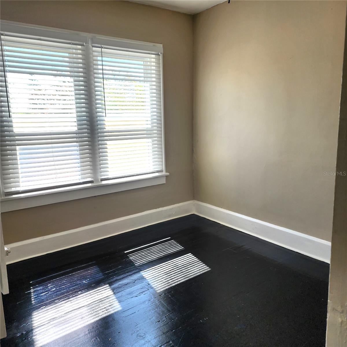 Image 4 of 7 For 2006 Jackson Street N 3