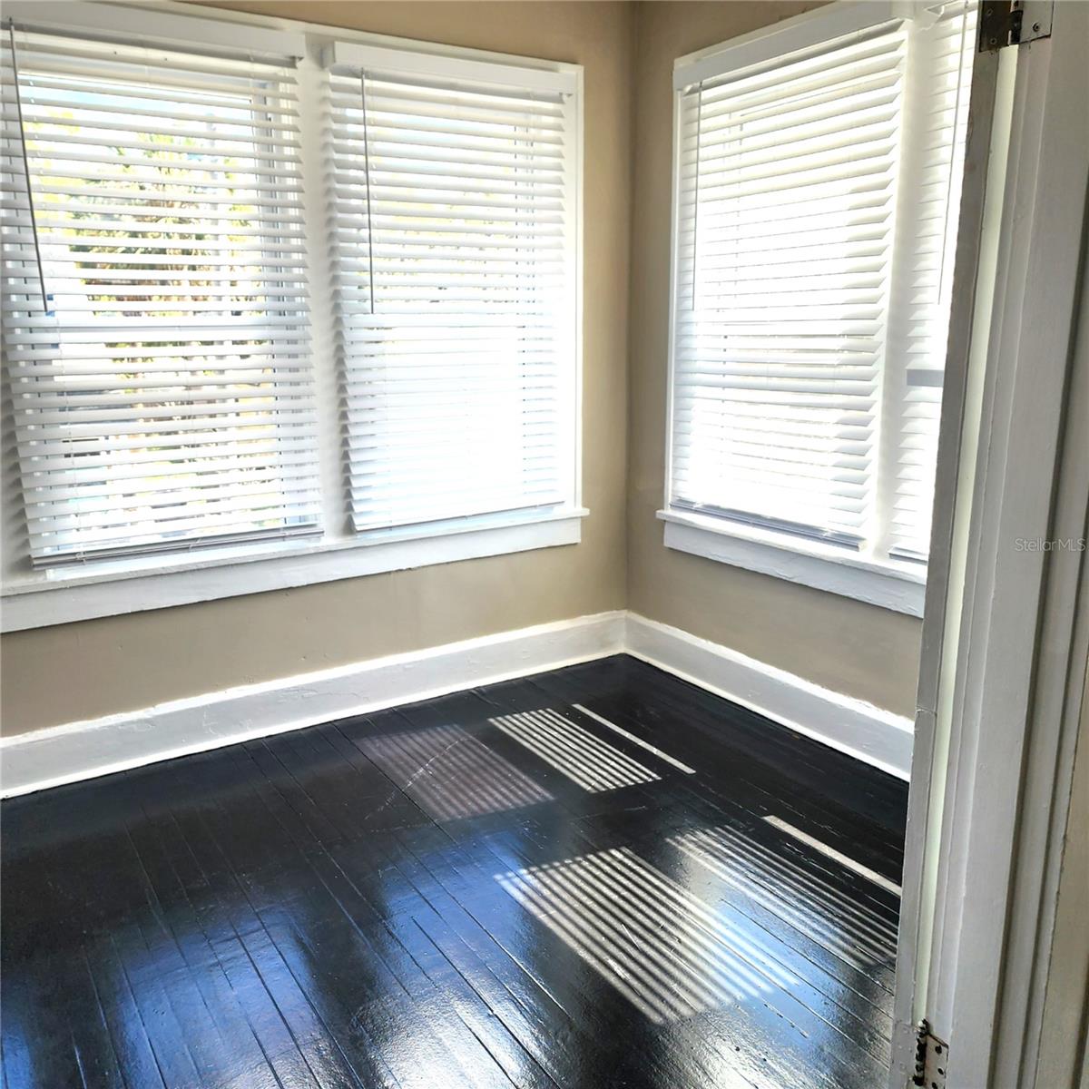 Image 6 of 7 For 2006 Jackson Street N 3