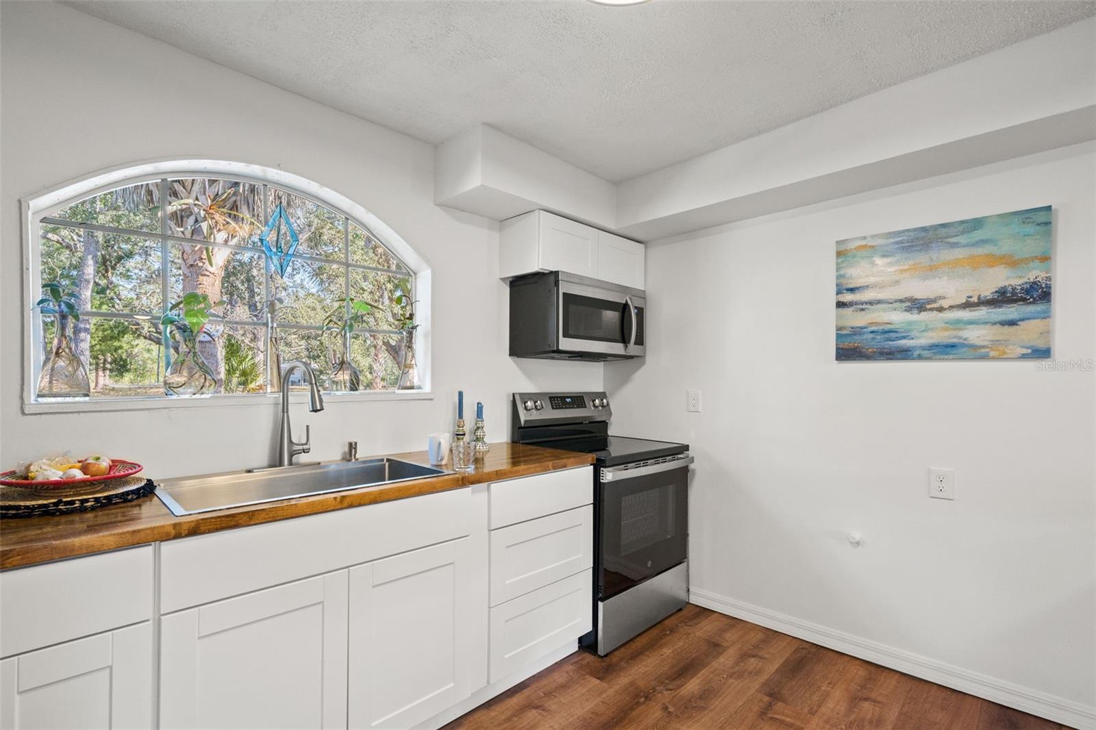 Image 9 of 48 For 1524 Indian Bay Road