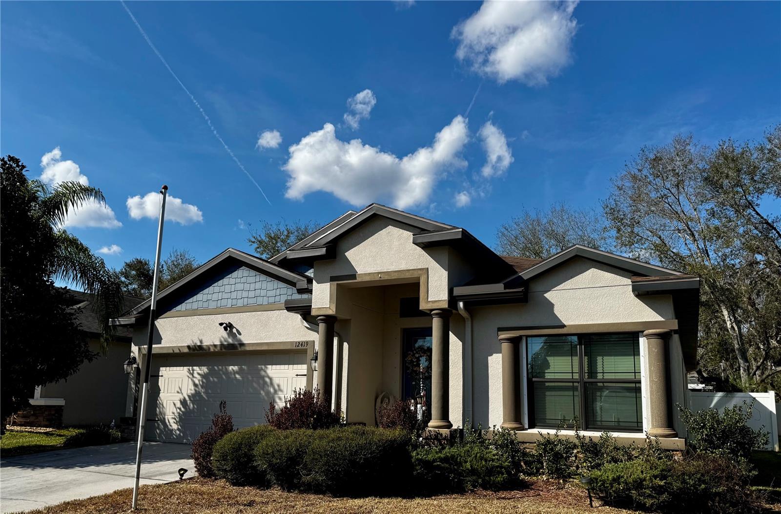 Listing photo id 0 for 12419 Betony Court