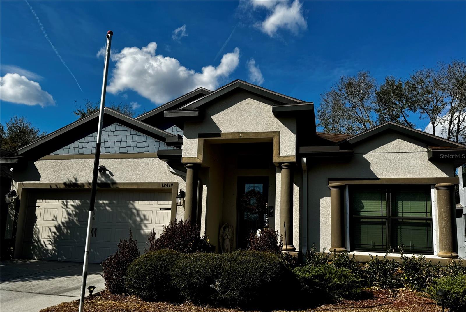 Listing photo id 1 for 12419 Betony Court