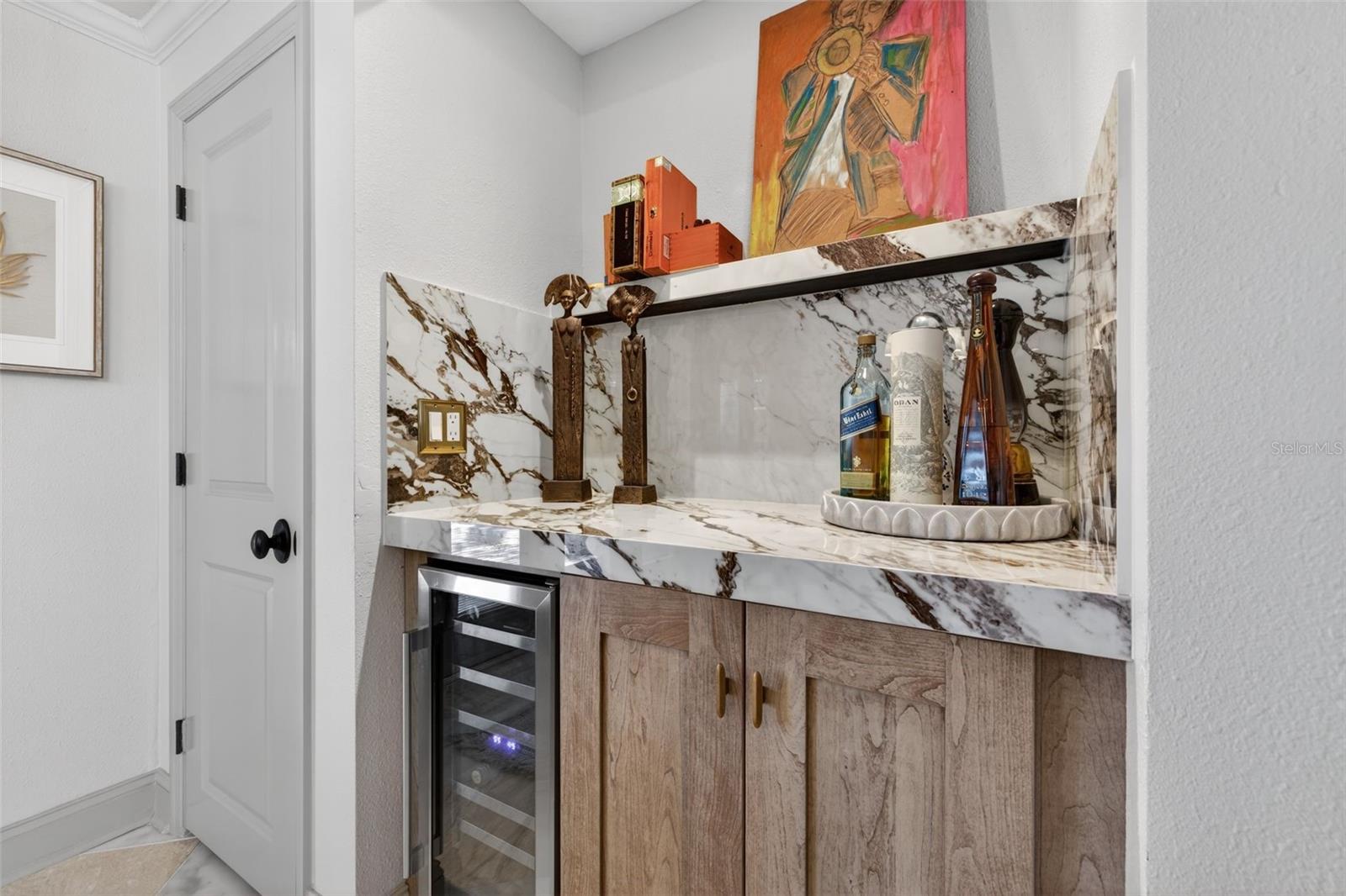 Listing photo id 21 for 3305 Perry Avenue