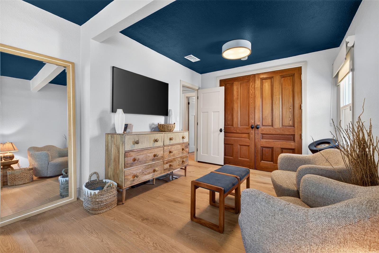 Listing photo id 24 for 3305 Perry Avenue