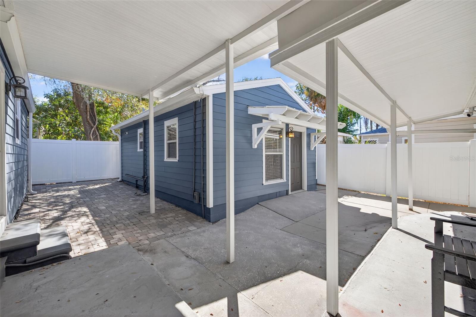 Listing photo id 35 for 3305 Perry Avenue