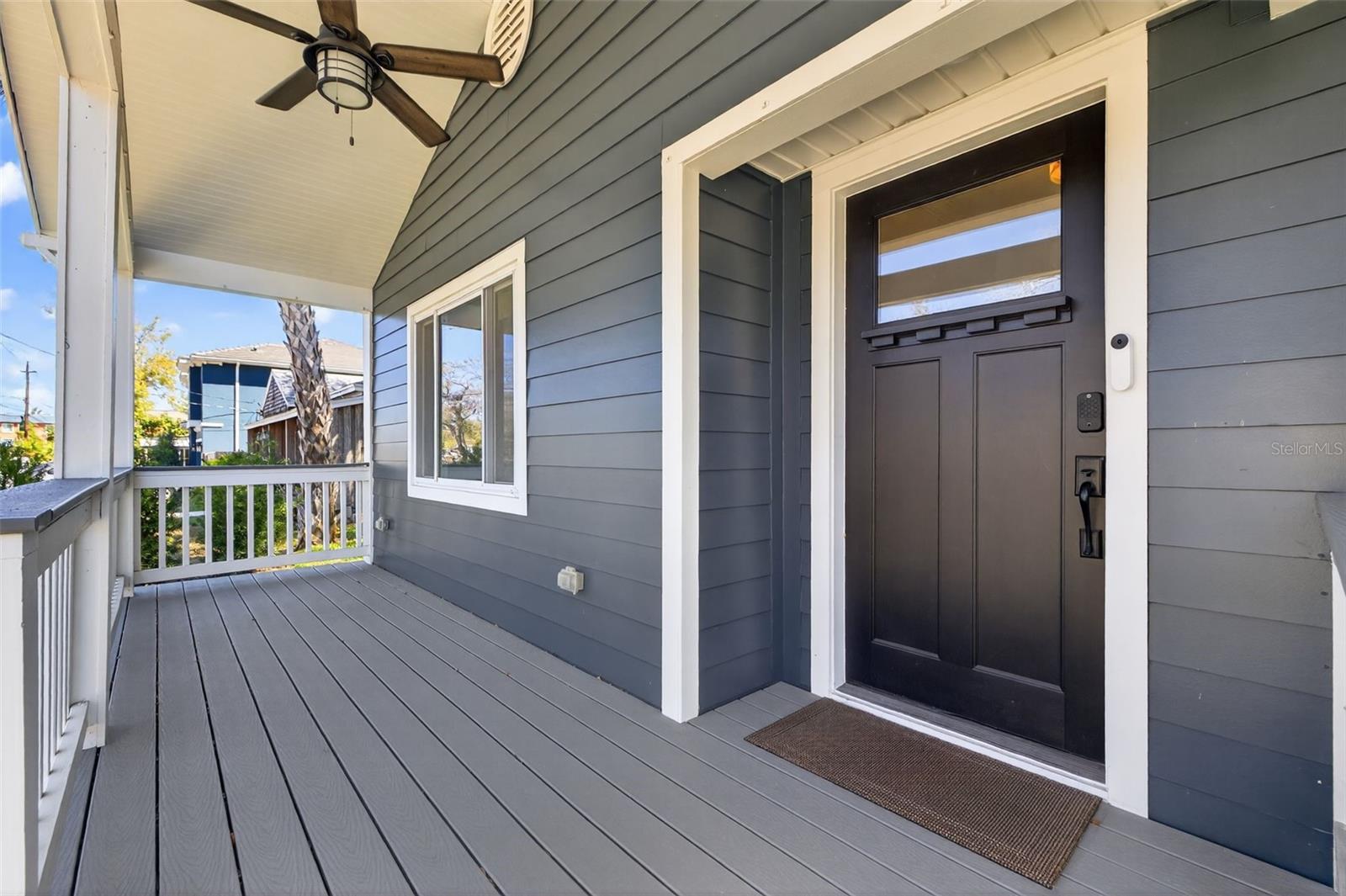 Listing photo id 2 for 3305 Perry Avenue