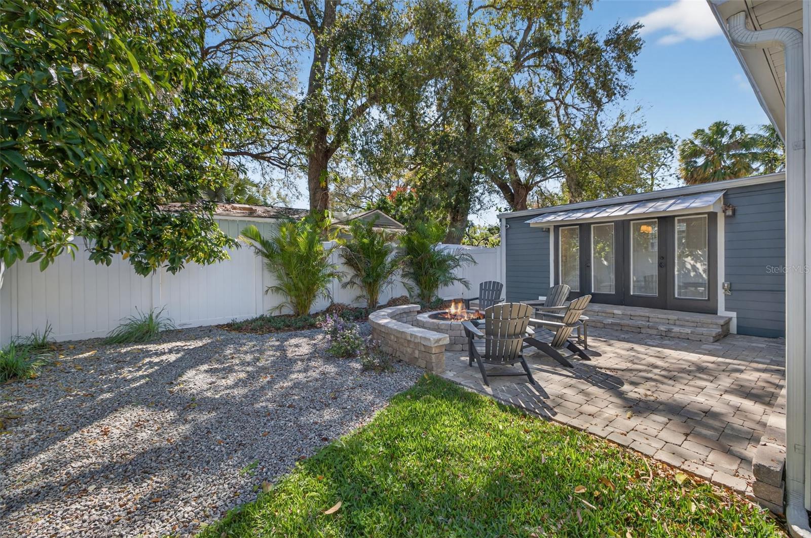 Listing photo id 42 for 3305 Perry Avenue