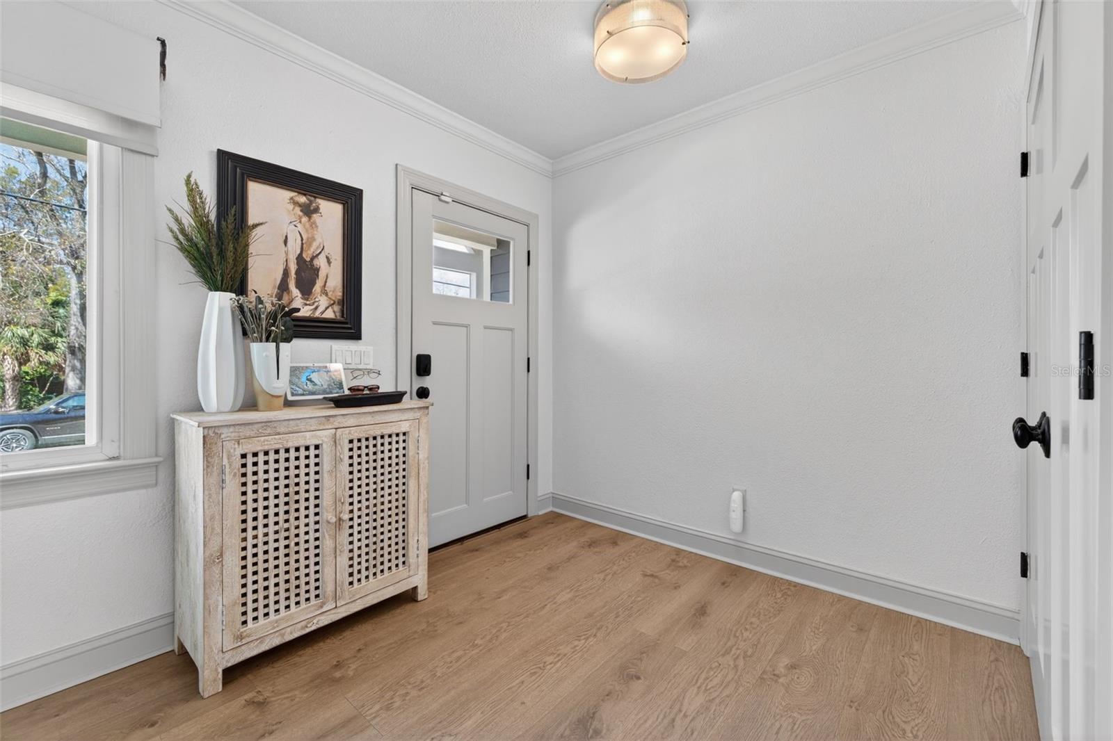 Listing photo id 3 for 3305 Perry Avenue