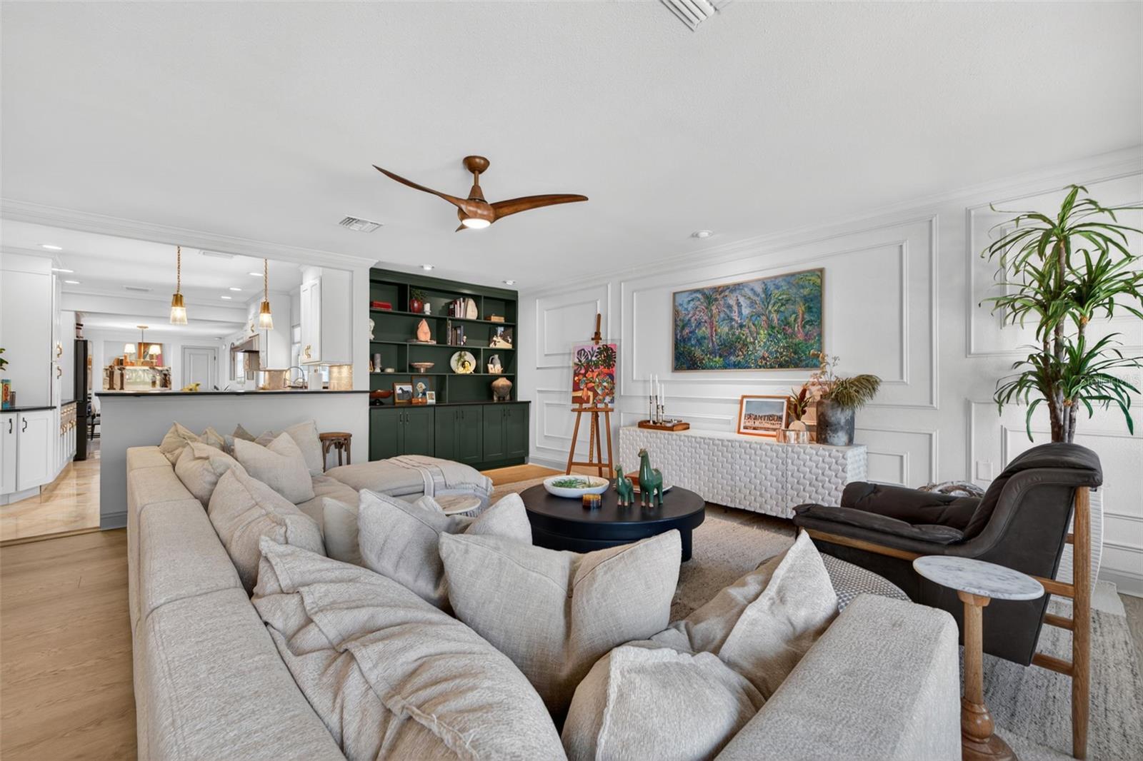 Listing photo id 5 for 3305 Perry Avenue