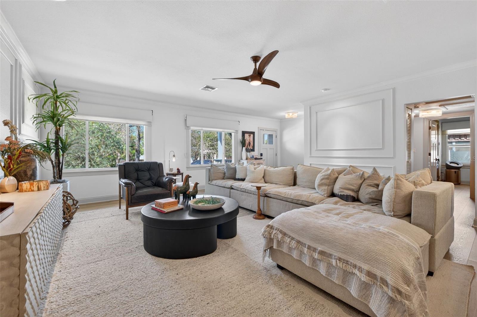 Listing photo id 7 for 3305 Perry Avenue