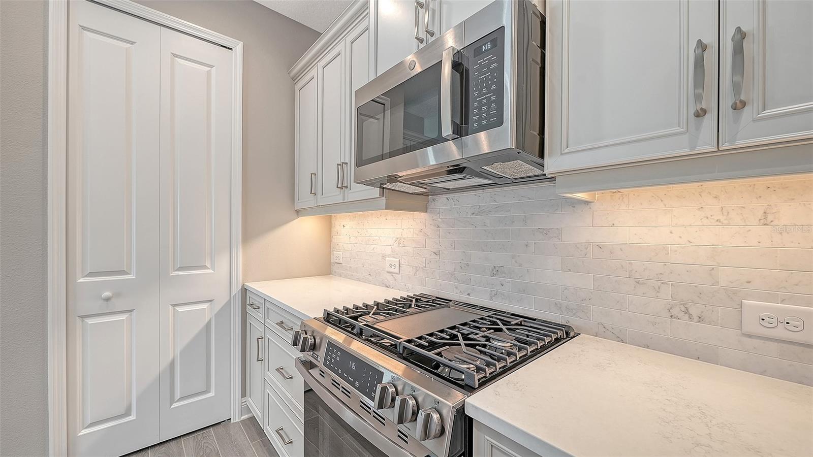 Image 18 of 52 For 2118 Sylvester Palm Lane