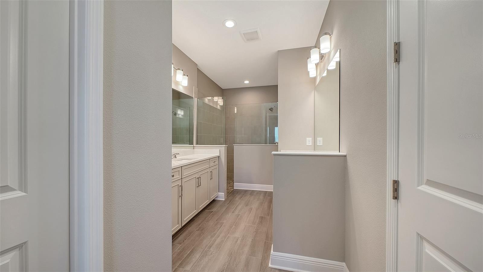 Image 23 of 52 For 2118 Sylvester Palm Lane