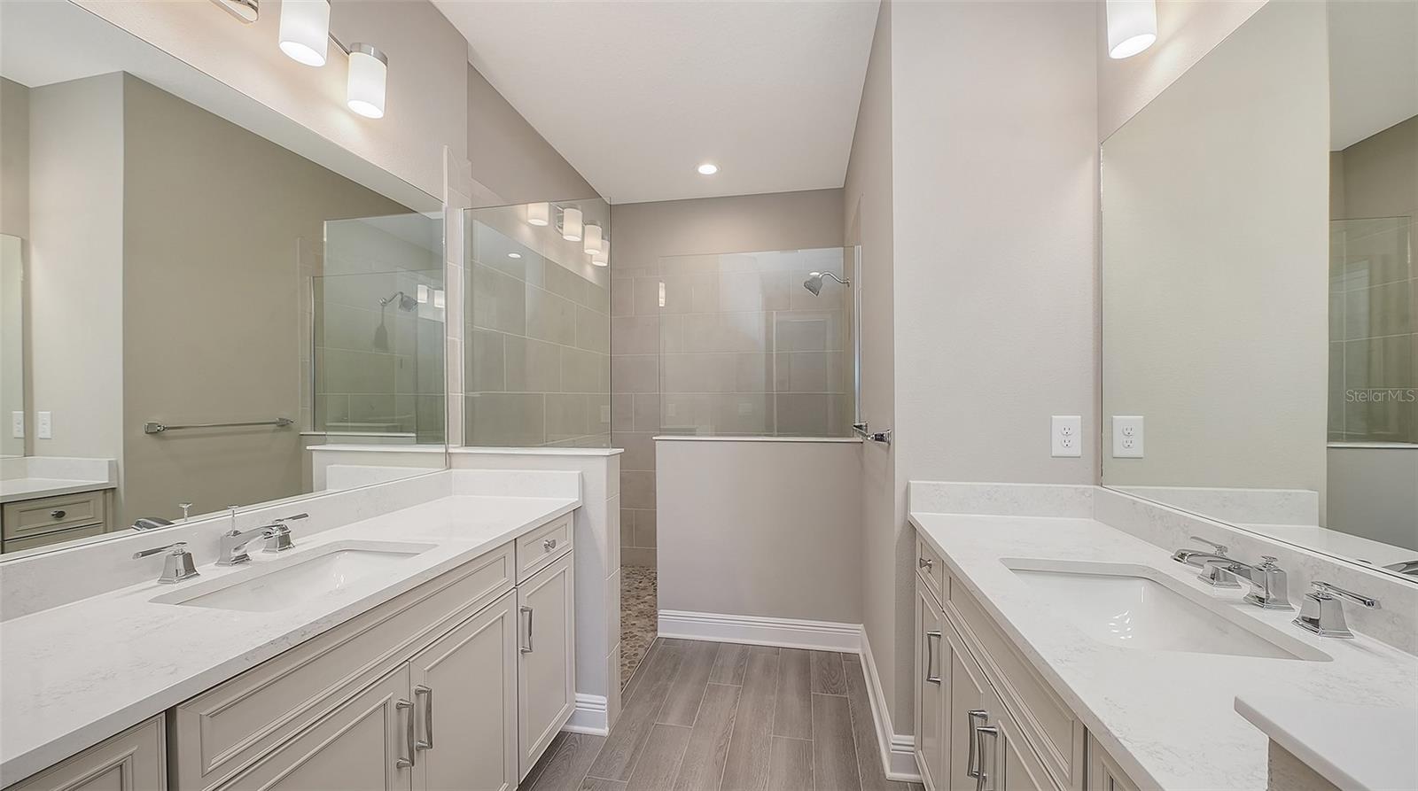 Image 24 of 52 For 2118 Sylvester Palm Lane