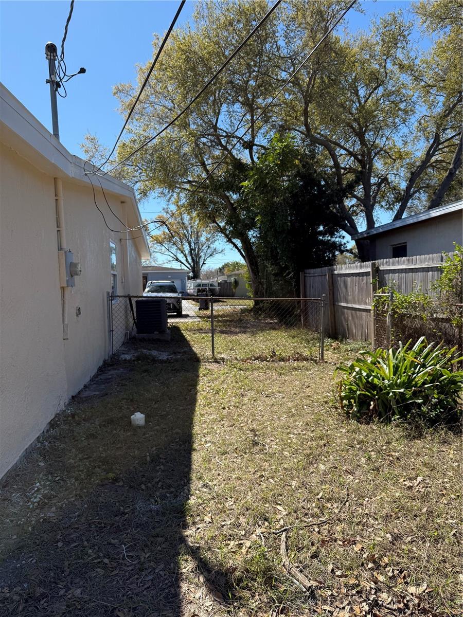 Image 14 of 19 For 4737 56th Avenue N