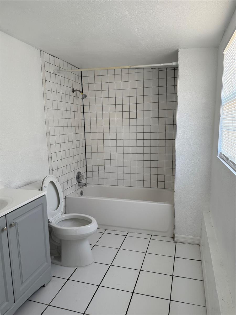 Image 4 of 19 For 4737 56th Avenue N