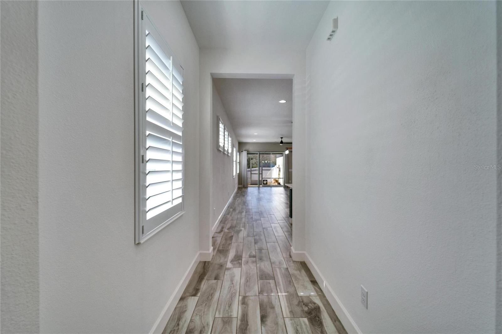 Image 20 of 51 For 729 Winterside Drive