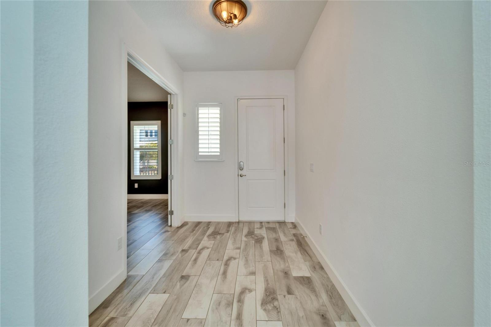 Image 21 of 51 For 729 Winterside Drive