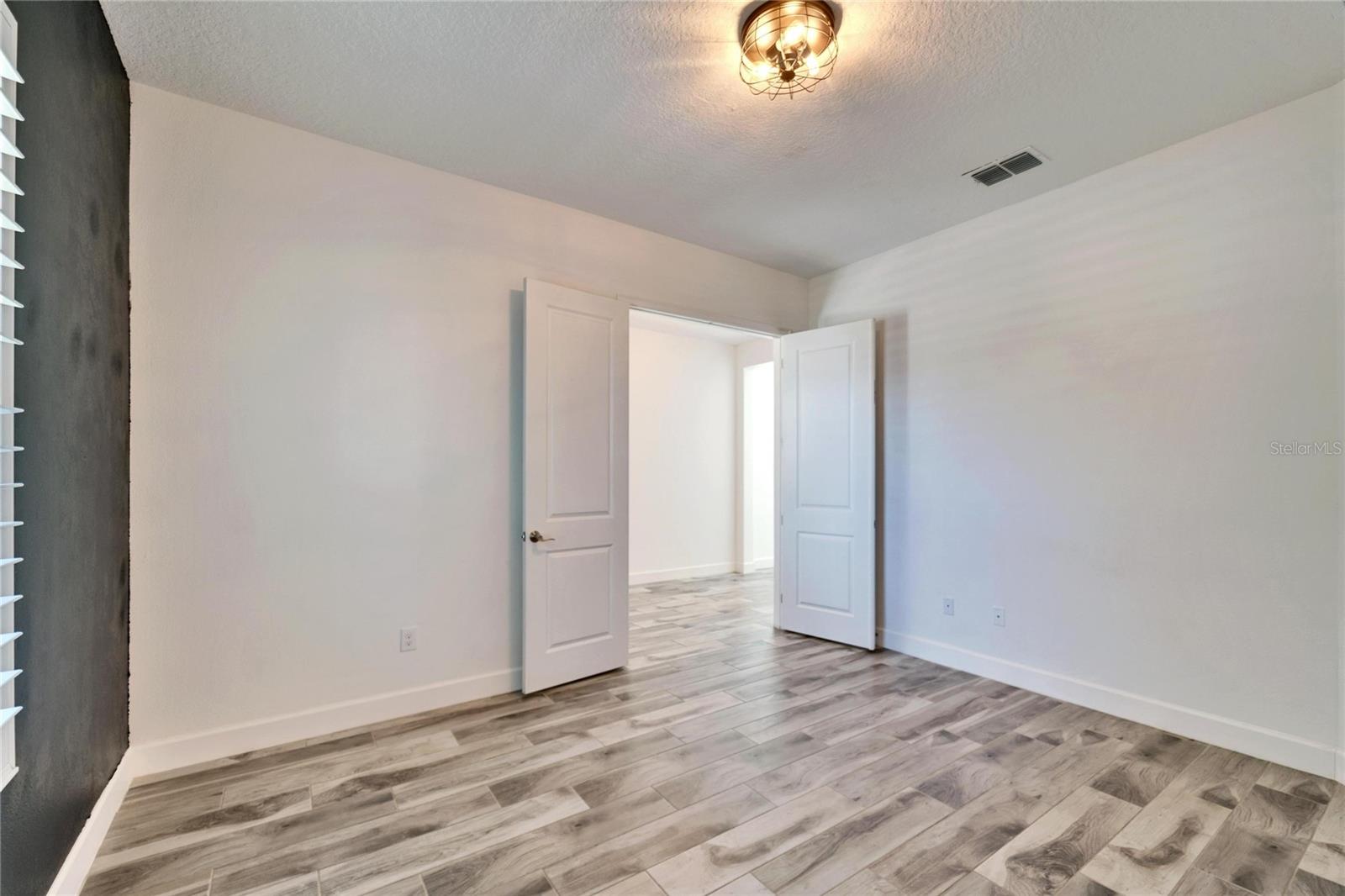 Image 24 of 51 For 729 Winterside Drive