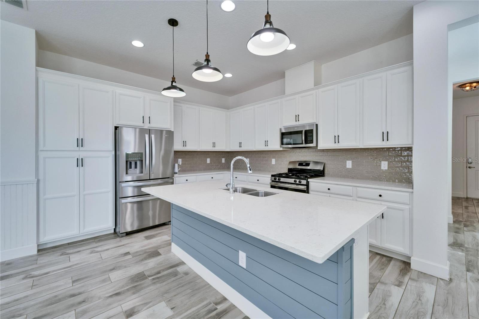 Image 3 of 51 For 729 Winterside Drive