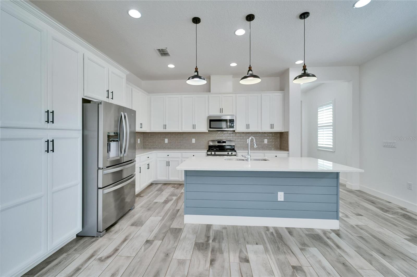 Image 4 of 51 For 729 Winterside Drive