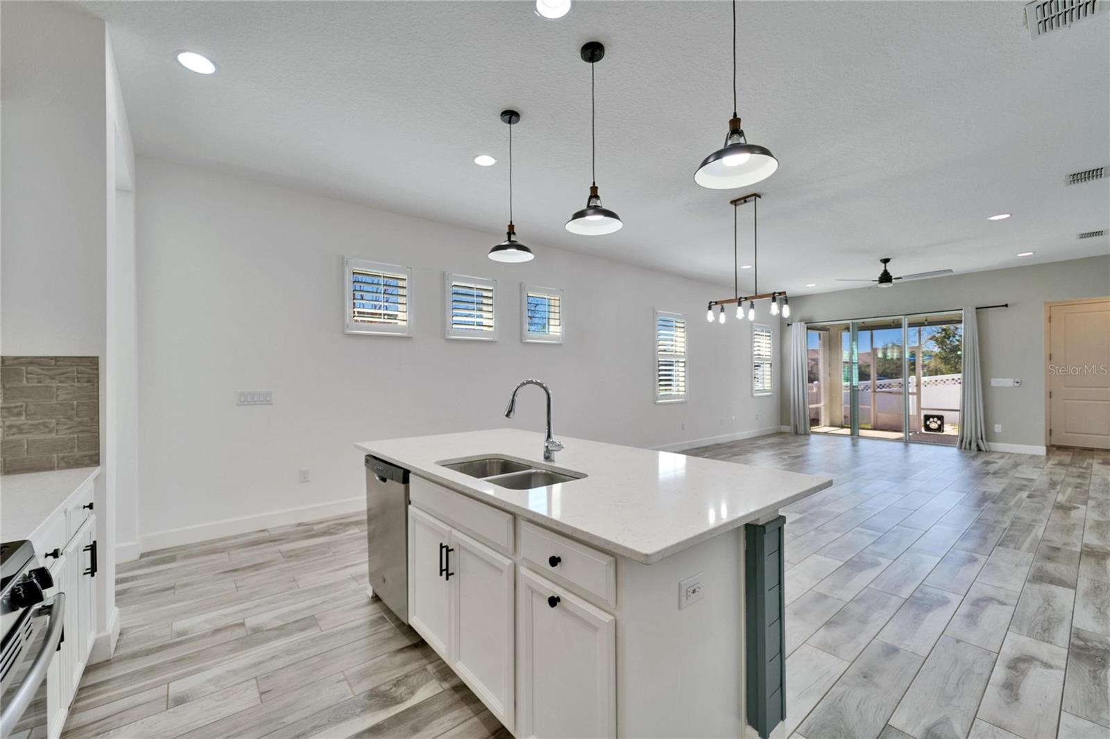 Image 5 of 51 For 729 Winterside Drive