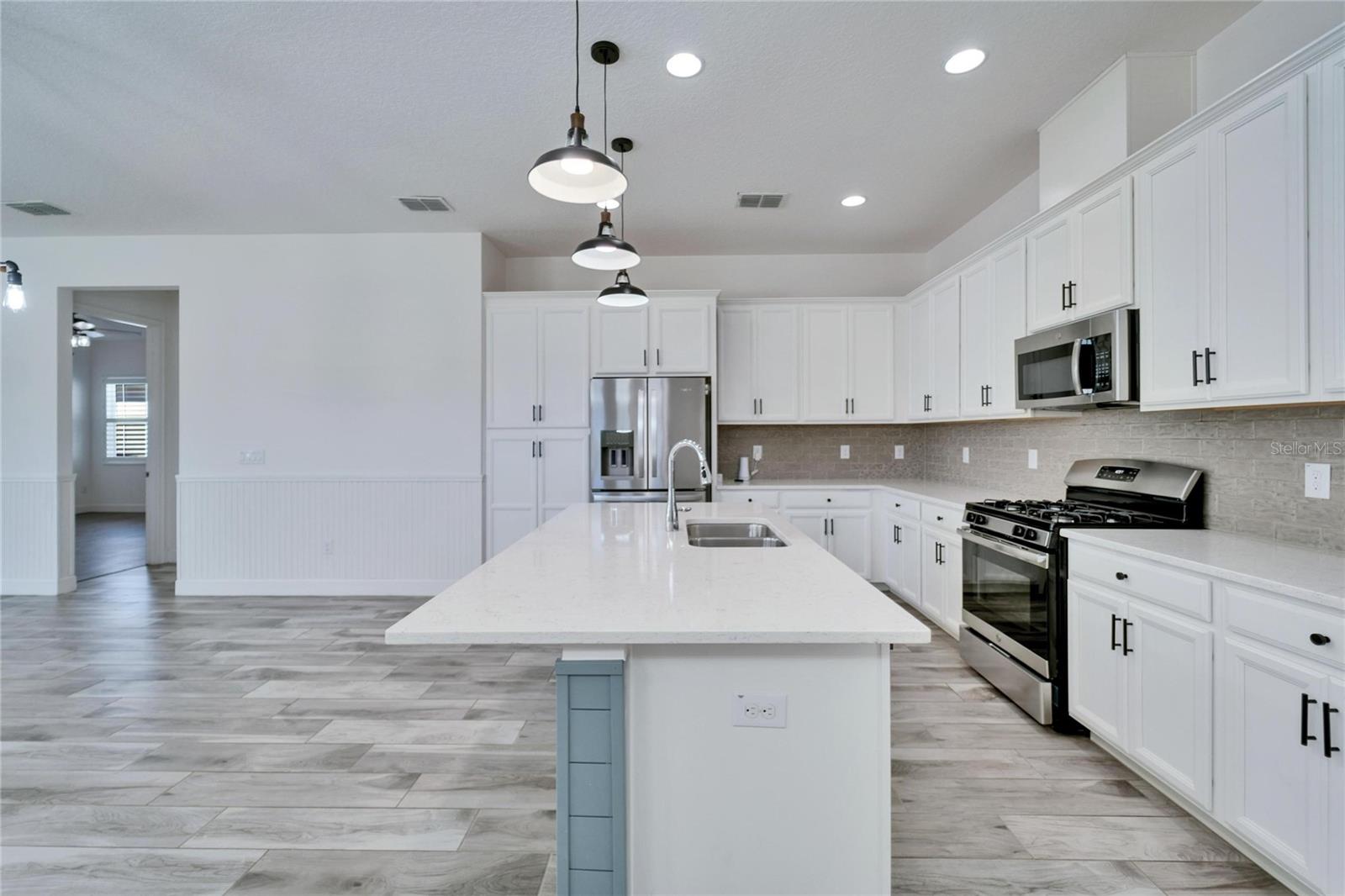 Image 6 of 51 For 729 Winterside Drive