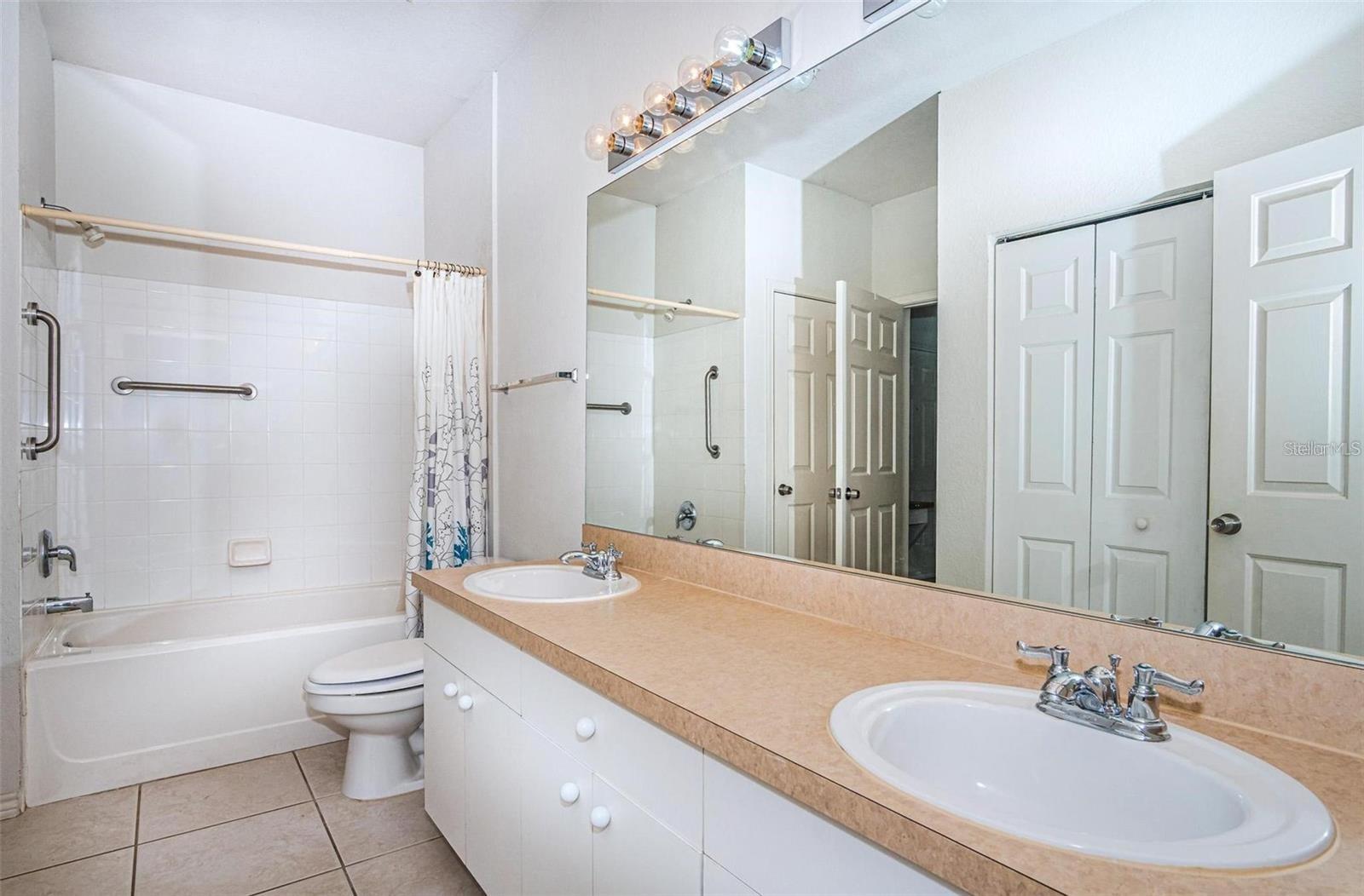 Image 13 of 30 For 4305 Bayside Village Drive 304