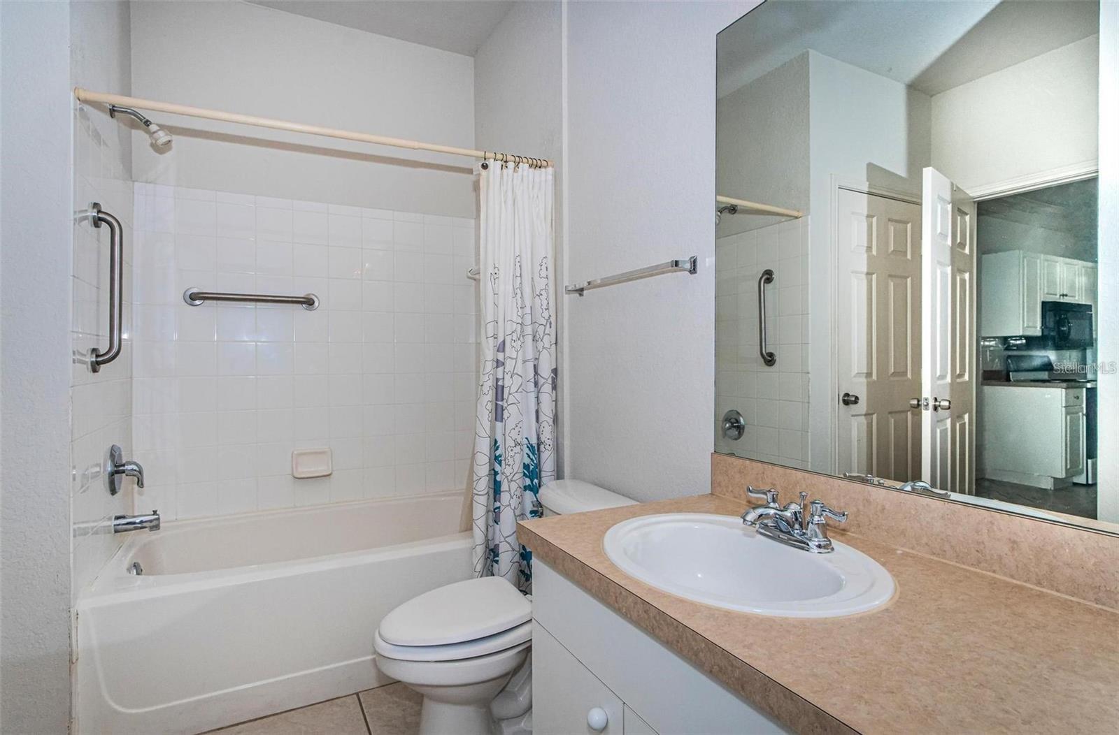 Image 14 of 30 For 4305 Bayside Village Drive 304