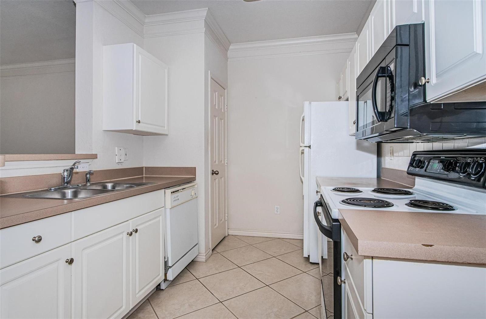 Image 9 of 30 For 4305 Bayside Village Drive 304