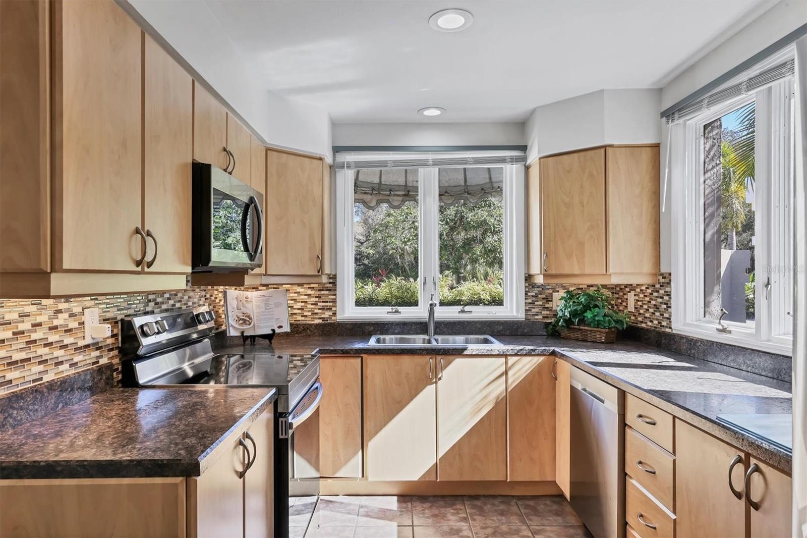 Image 17 of 33 For 4540 Ascot Circle N