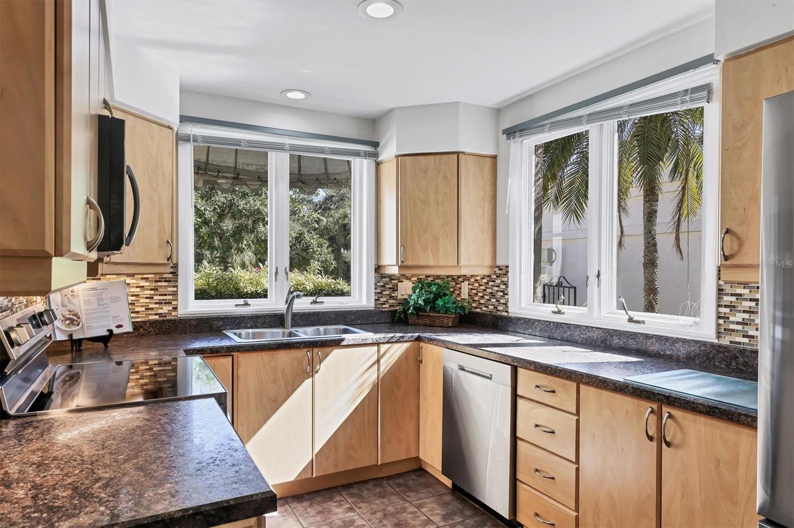 Image 18 of 33 For 4540 Ascot Circle N