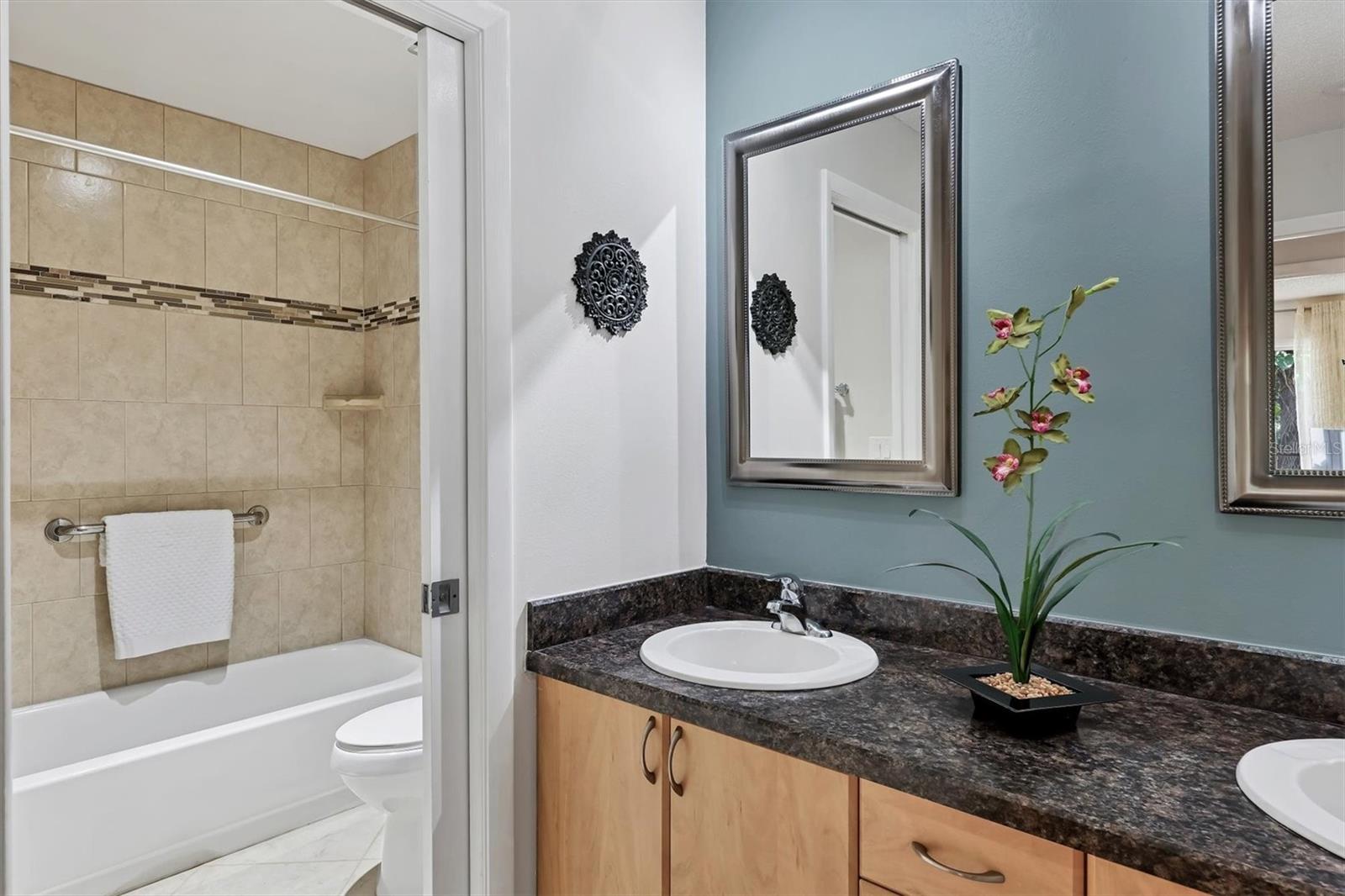 Image 20 of 33 For 4540 Ascot Circle N