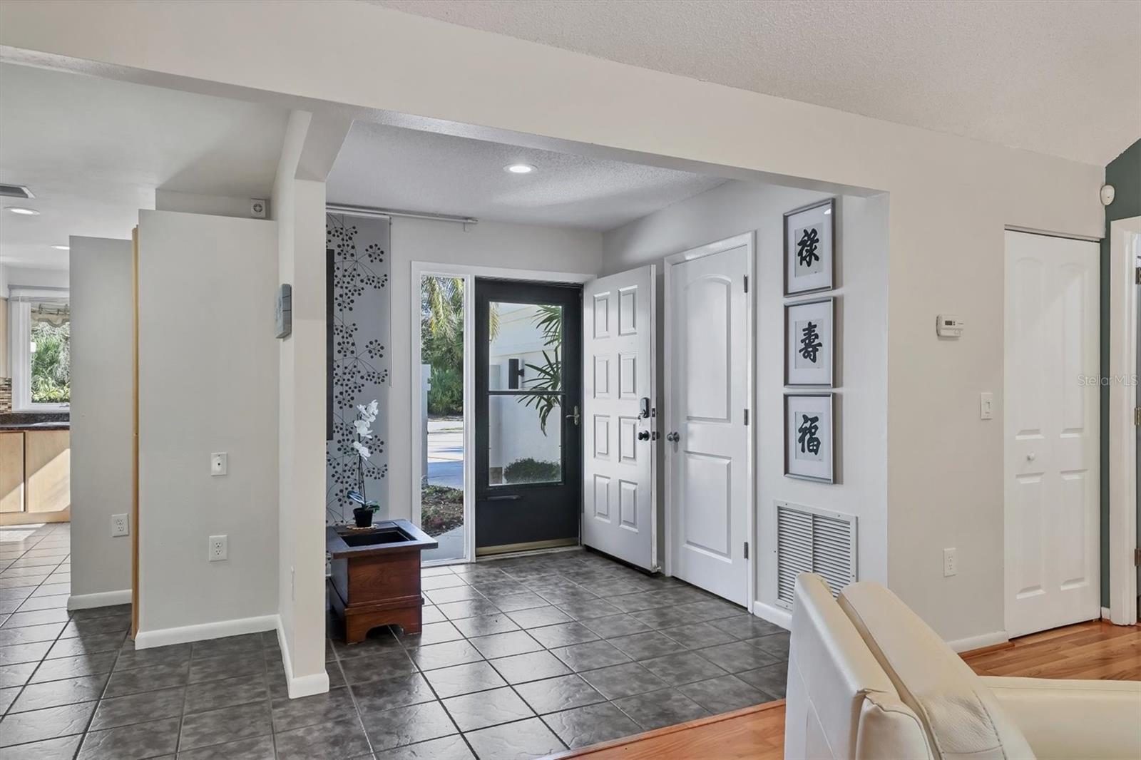 Image 3 of 33 For 4540 Ascot Circle N