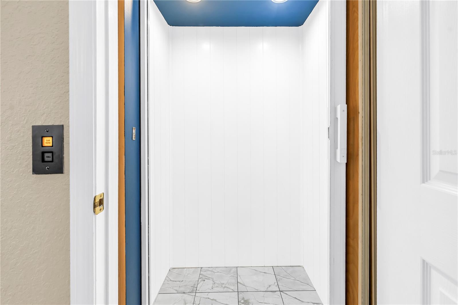 Listing photo id 9 for 103 Bath Club Concourse