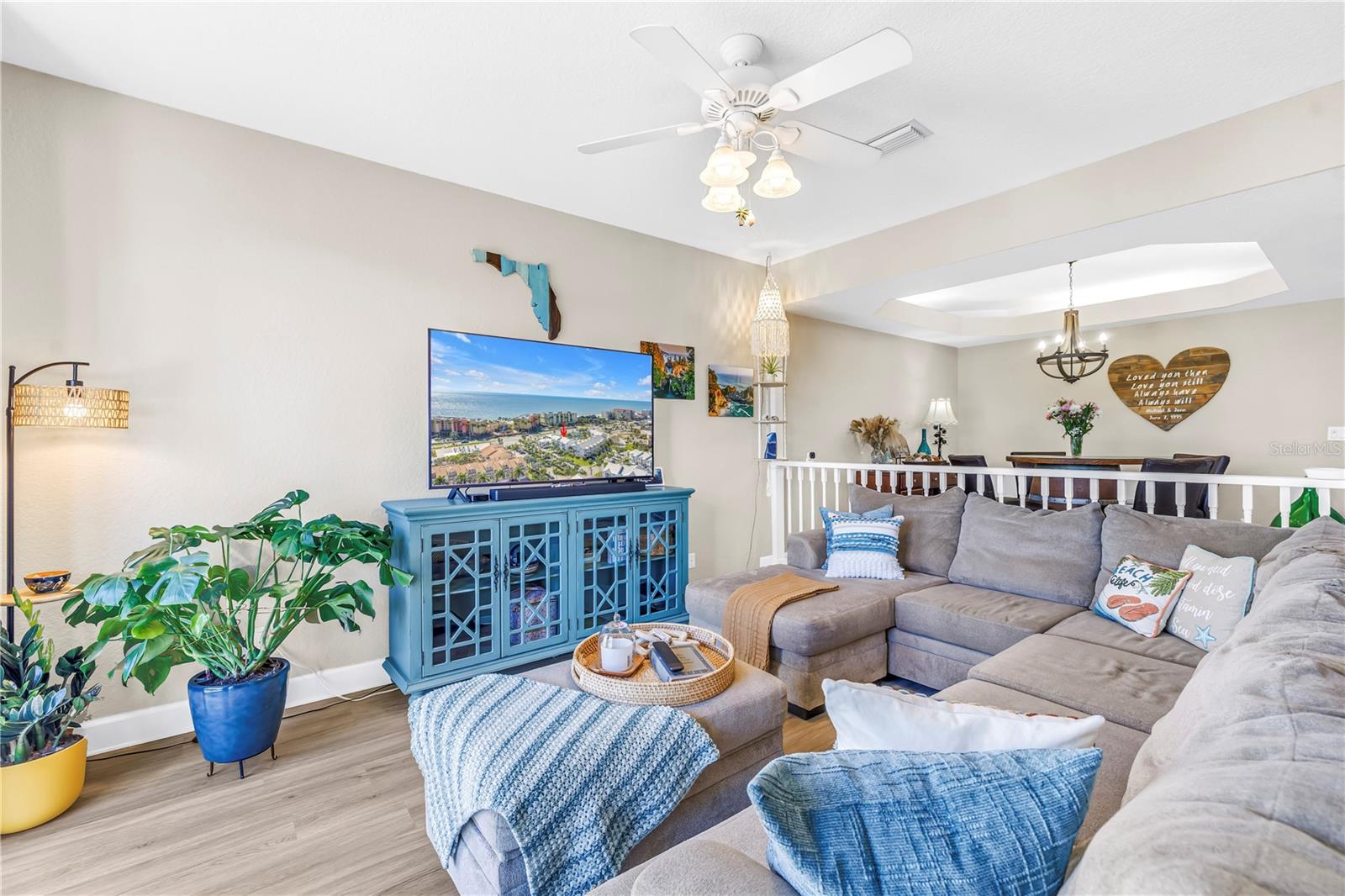 Listing photo id 13 for 103 Bath Club Concourse