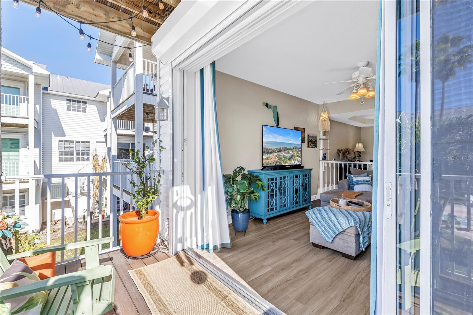 Listing photo id 14 for 103 Bath Club Concourse