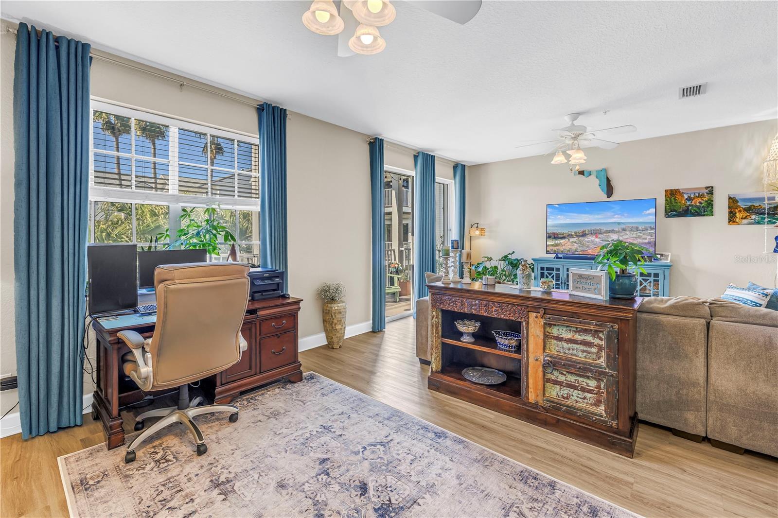 Listing photo id 17 for 103 Bath Club Concourse