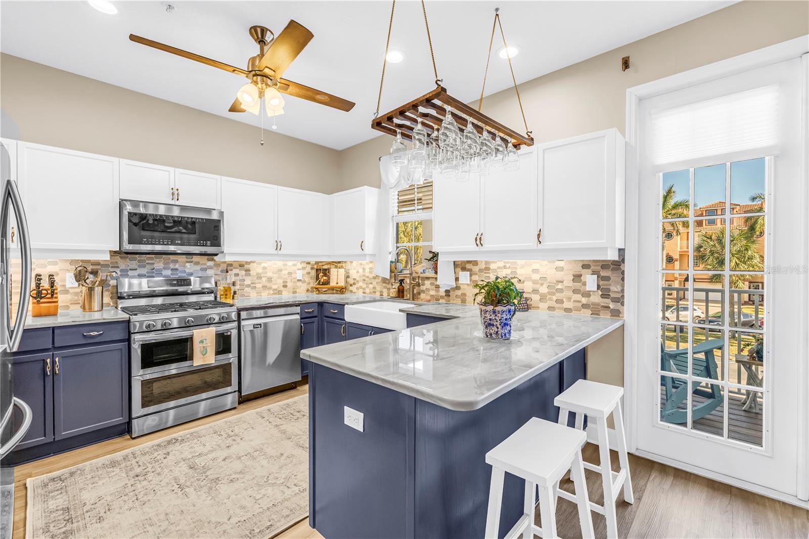 Listing photo id 22 for 103 Bath Club Concourse