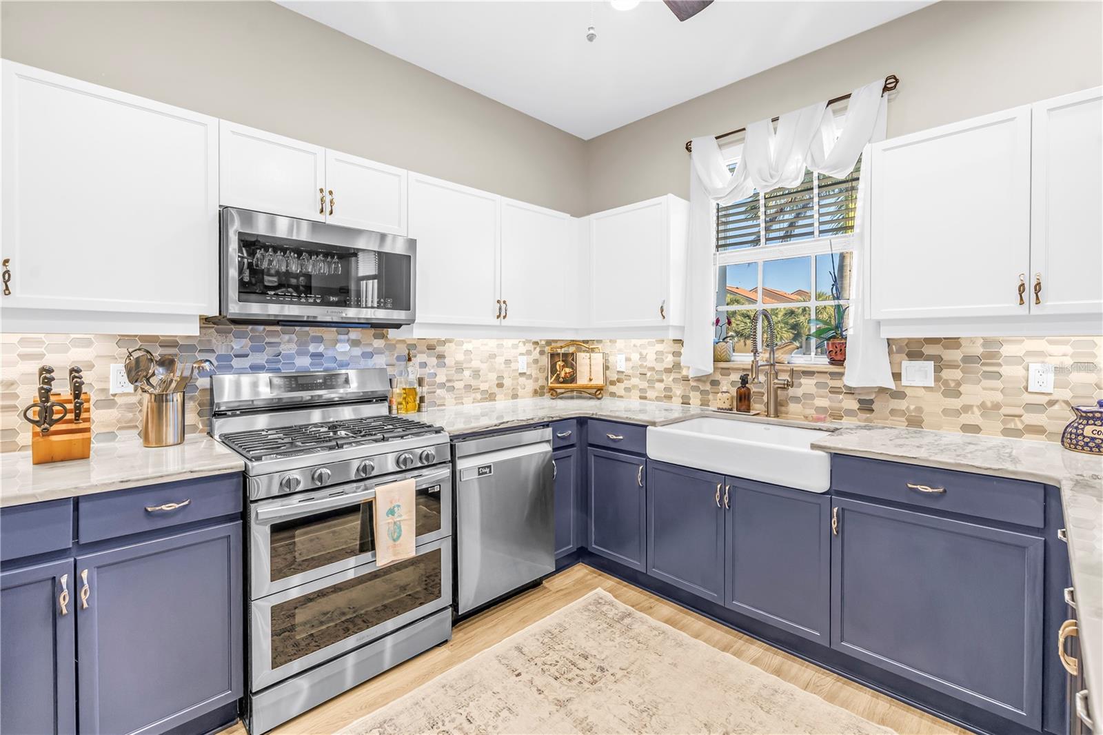 Listing photo id 24 for 103 Bath Club Concourse