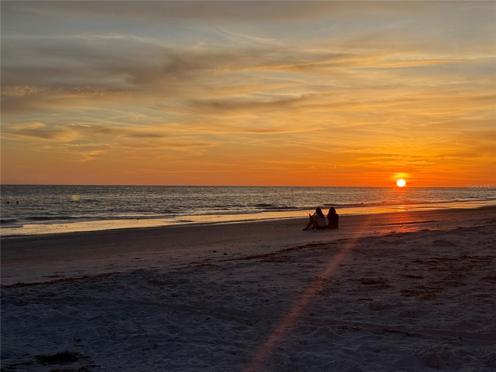 Listing photo id 1 for 103 Bath Club Concourse