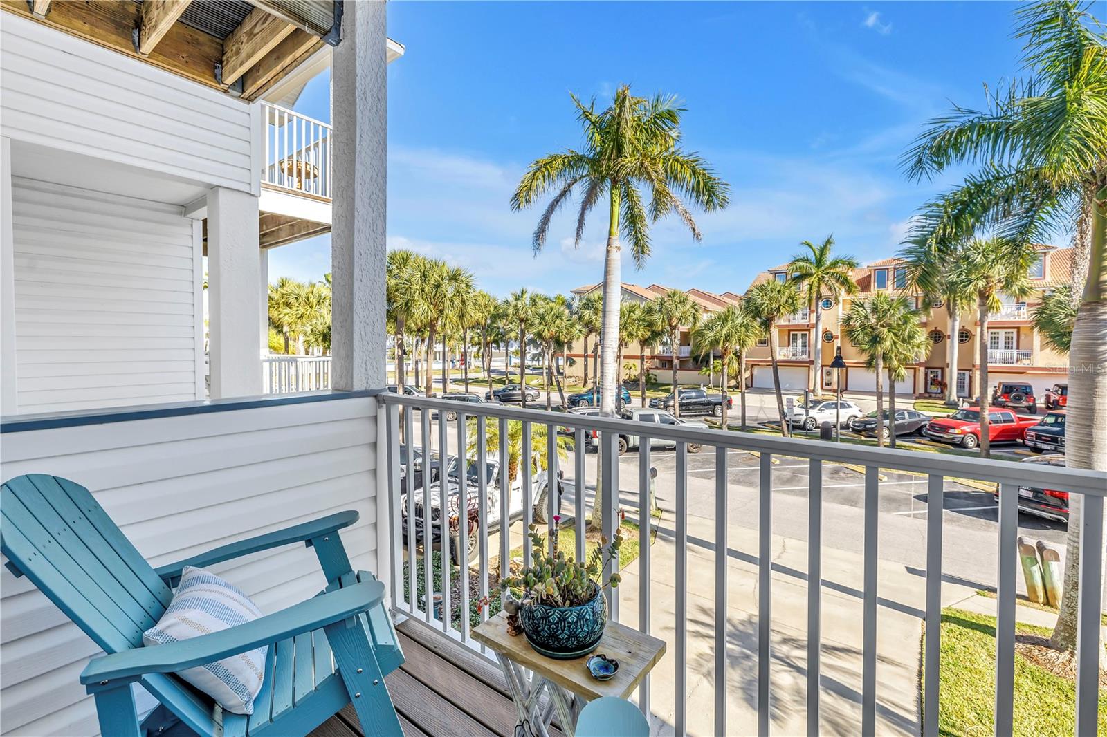 Listing photo id 31 for 103 Bath Club Concourse