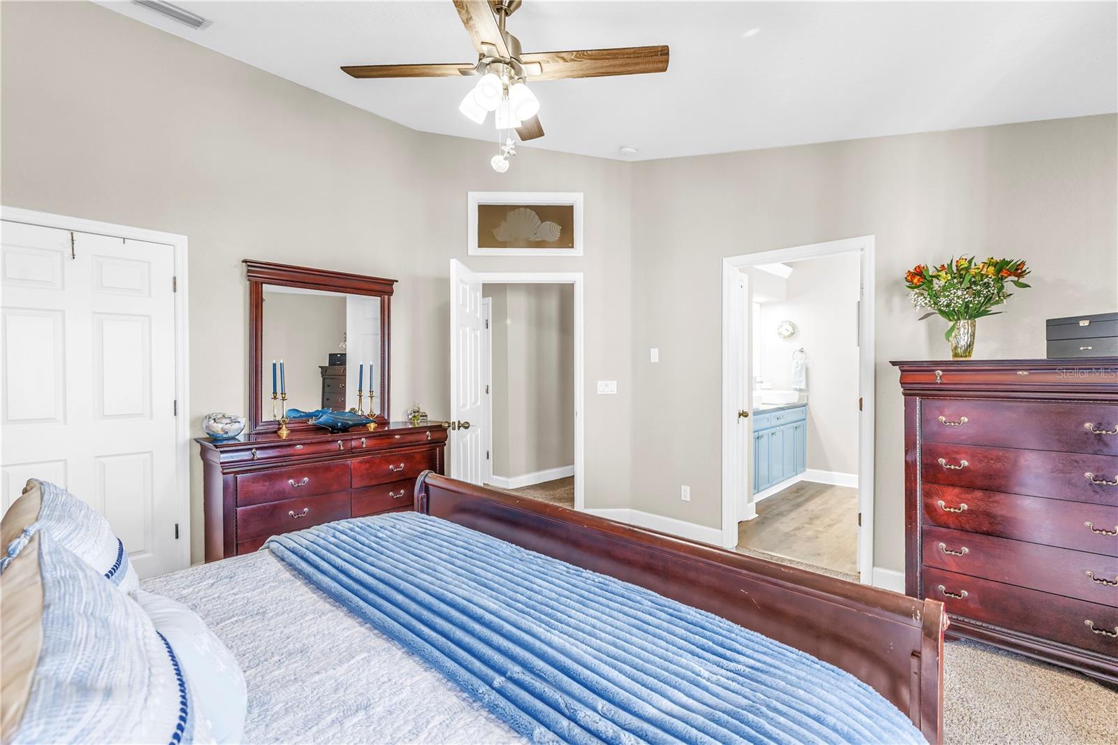 Listing photo id 37 for 103 Bath Club Concourse