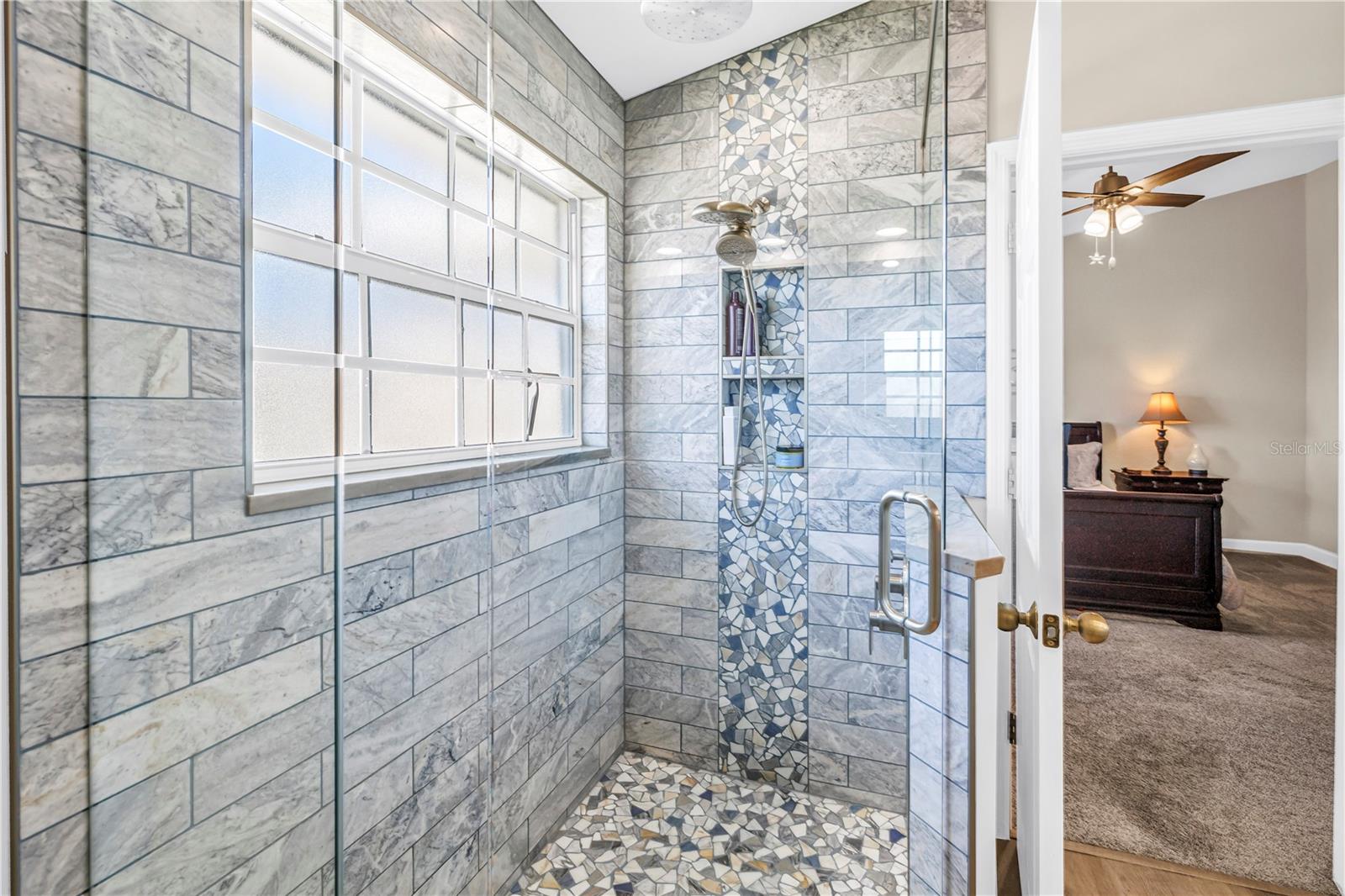 Listing photo id 41 for 103 Bath Club Concourse