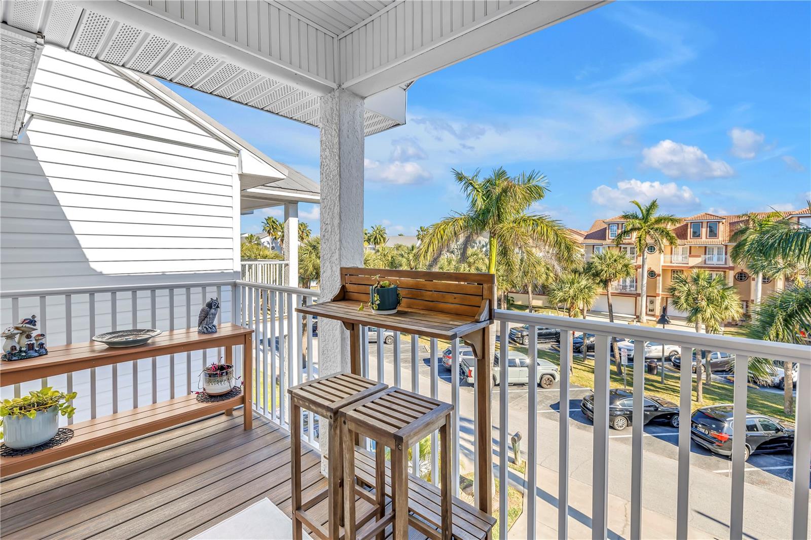 Listing photo id 52 for 103 Bath Club Concourse